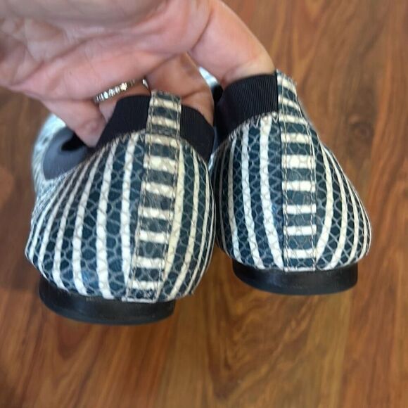 Tory Burch navy and white striped nautical ballet flats size 6.5 - Picture 4 of 6